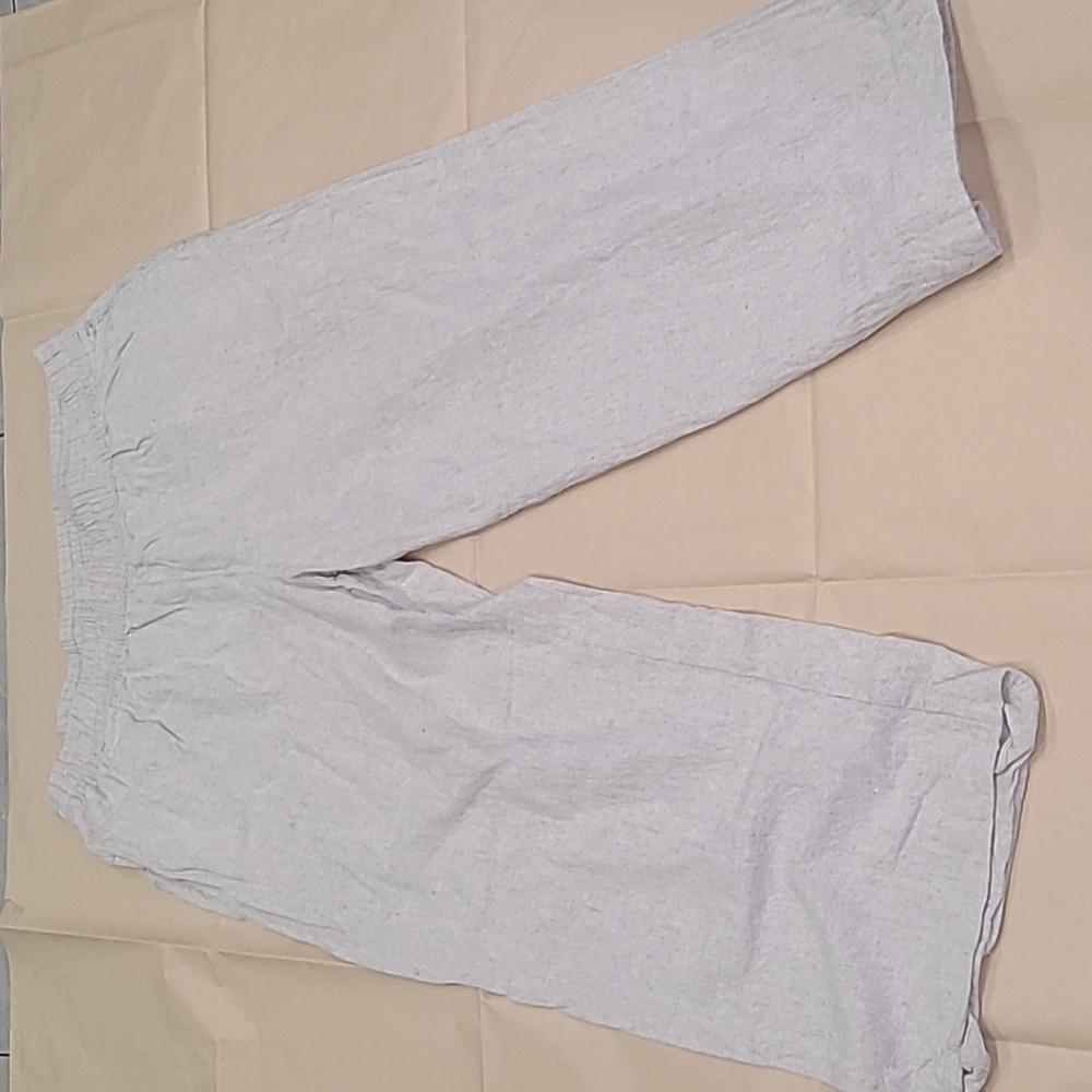 Old Navy Women's Tan Cropped Pants - Picture 10 of 11